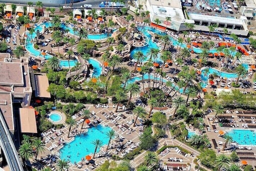 Signature at MGM 1BR balcony suite, tower 1. <br>