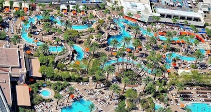 Signature at MGM 1BR balcony suite, tower 1. <br>