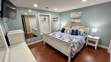 5 bedrooms, in-room safe, desk, iron/ironing board