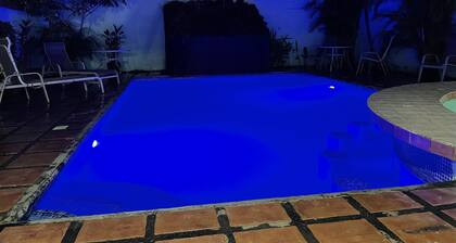 Privathaus mit Pool und nur einen Block zum Strand, Restaurants, Nachtleben ...