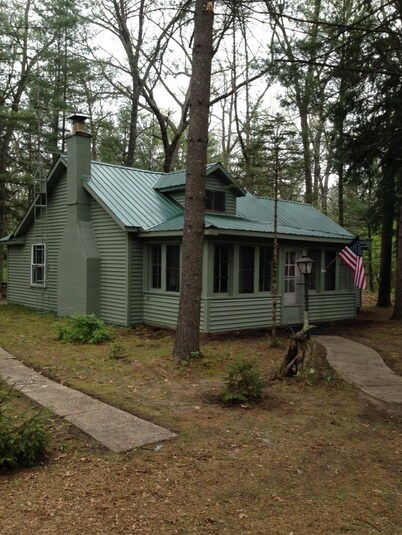The Pines Hideaway Cabin by Tippy Dam