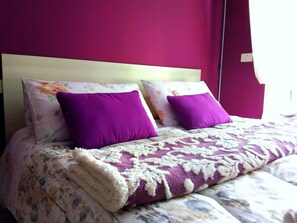 Classic Room, 1 Bedroom, Private Bathroom, Garden View