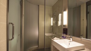 Bathroom sink - Holiday Inn Express Suzhou New District by IHG (Suzhou)