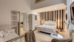 Unclassified image, 3 of 40, button - Trevi Miracle Suite (Rome)