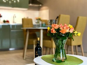 Fridge, microwave, stovetop, dishwasher - Art Suites Spalena (Prague)