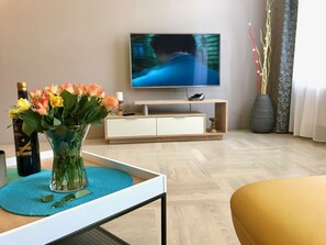 Apartment, 1 Bedroom | Living area