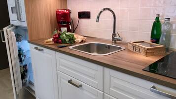 Apartemen, 1 kamar tidur | Dapur pribadi | Lemari es, microwave, kompor, dan mesin pencuci piring