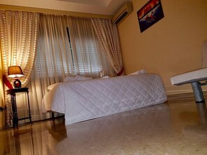 Iron/ironing board, free WiFi, bed sheets, wheelchair access