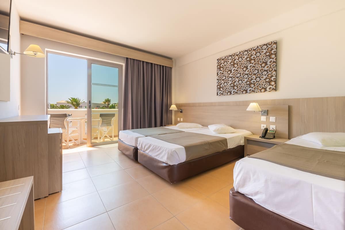 1 bedroom, in-room safe, desk, blackout curtains