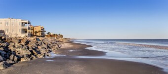 Charming Studio Apt E / Steps to Beach & Dining