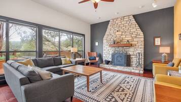 TV, fireplace, stereo