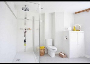 Dusche, Regendusche, Haartrockner, Handtücher