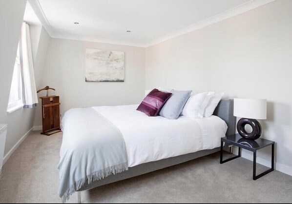 Very large zone1 Central Apt *slps 6 - Roof Terrace + Super Wifi ...