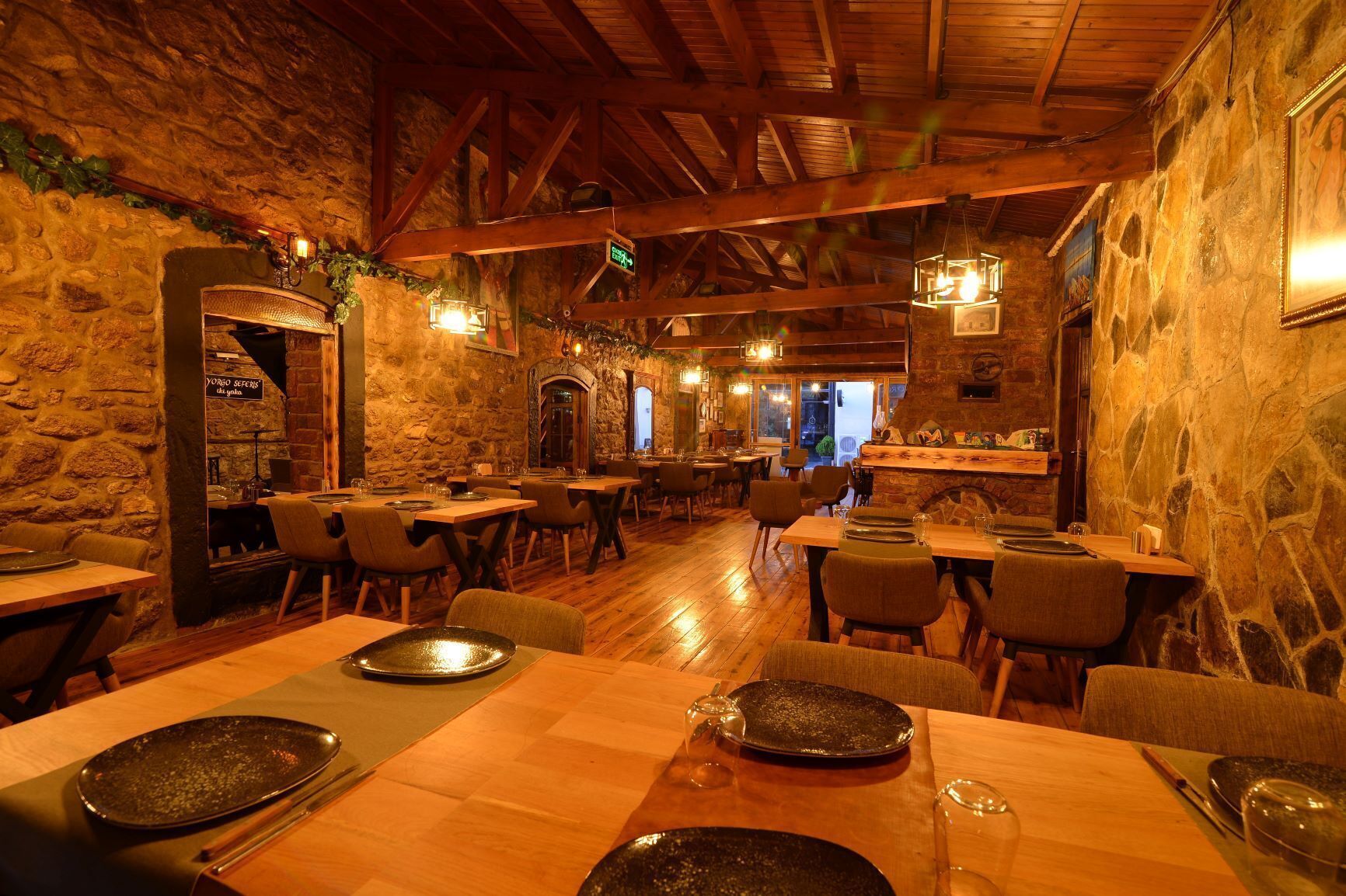 breakfast, lunch, dinner served; greek cuisine