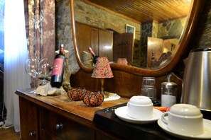 Minibar, sistema de insonorización y wifi gratis 