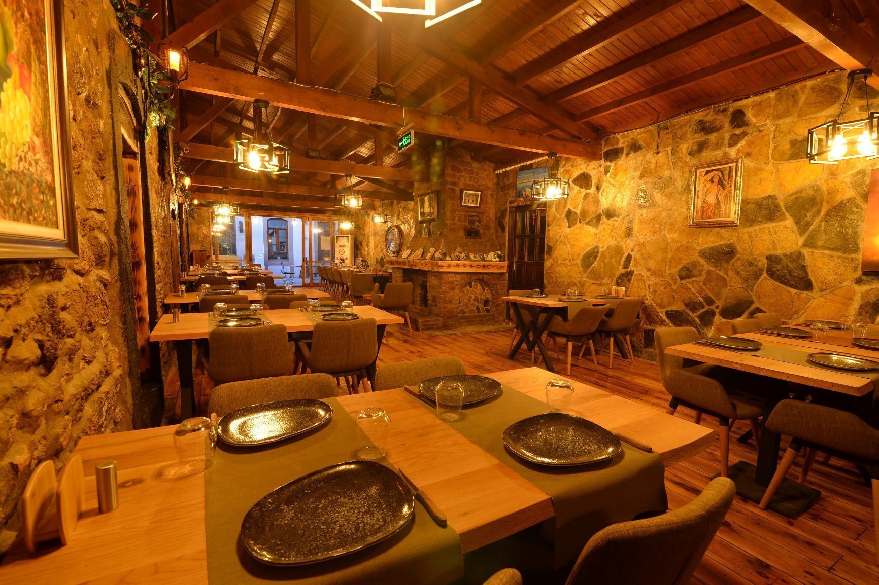 breakfast, lunch, dinner served; greek cuisine