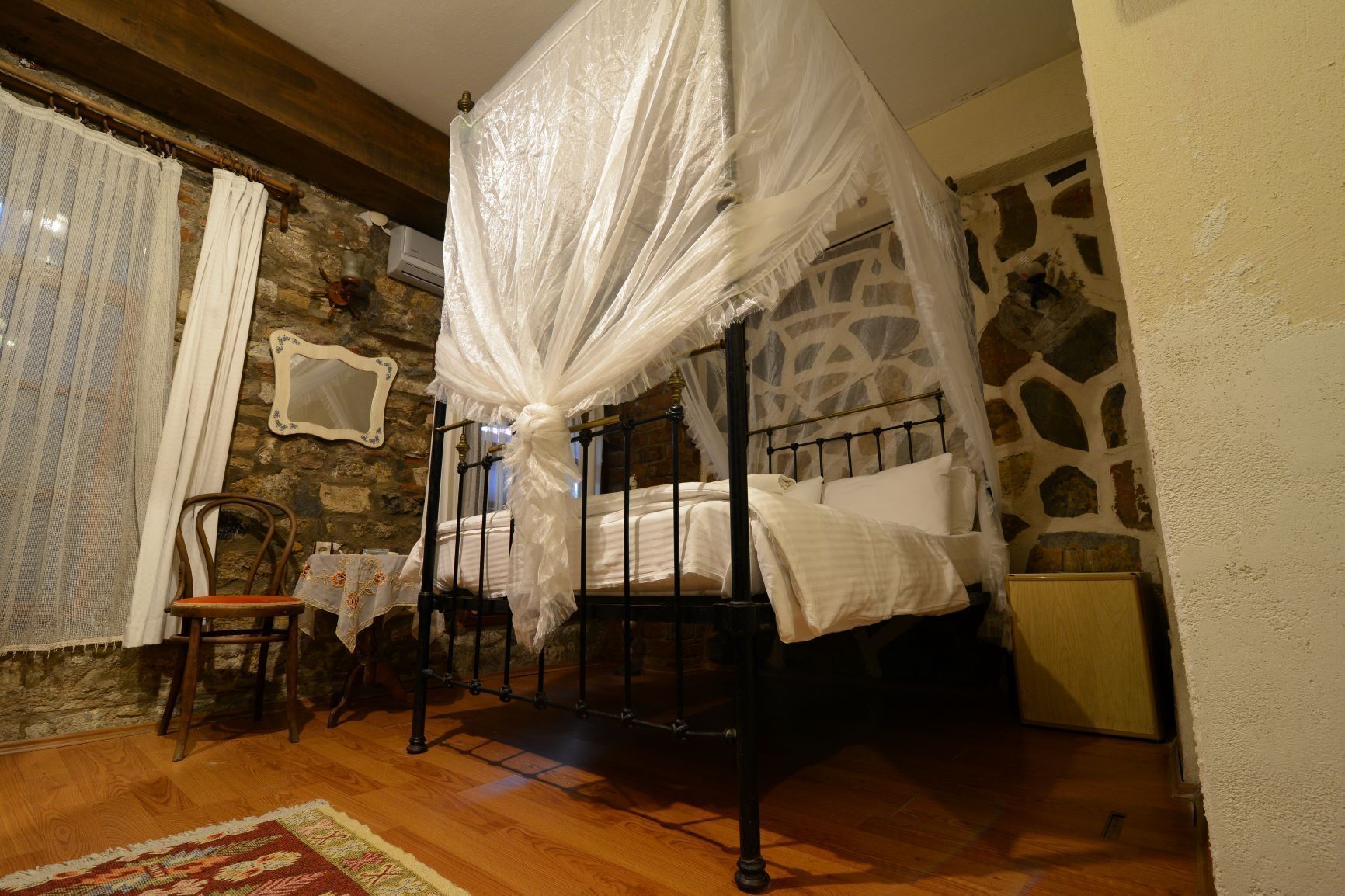 superior room, smoking | minibar, soundproofing, free wifi