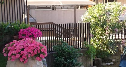 Grandma Jenny Apartment: apartment with garden in the center of Perugia