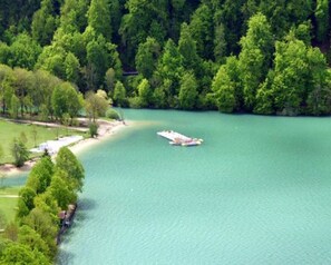 Aerial view - Gîte La Cousançoise - Large family home (Cousance)