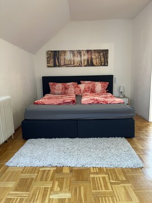 2 Schlafzimmer, Bügeleisen/Bügelbrett, WLAN, Bettwäsche