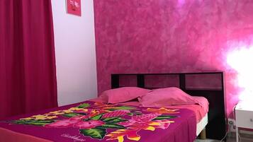 5 Schlafzimmer, BĂŒgeleisen/BĂŒgelbrett, kostenloses WLAN, BettwĂ€sche