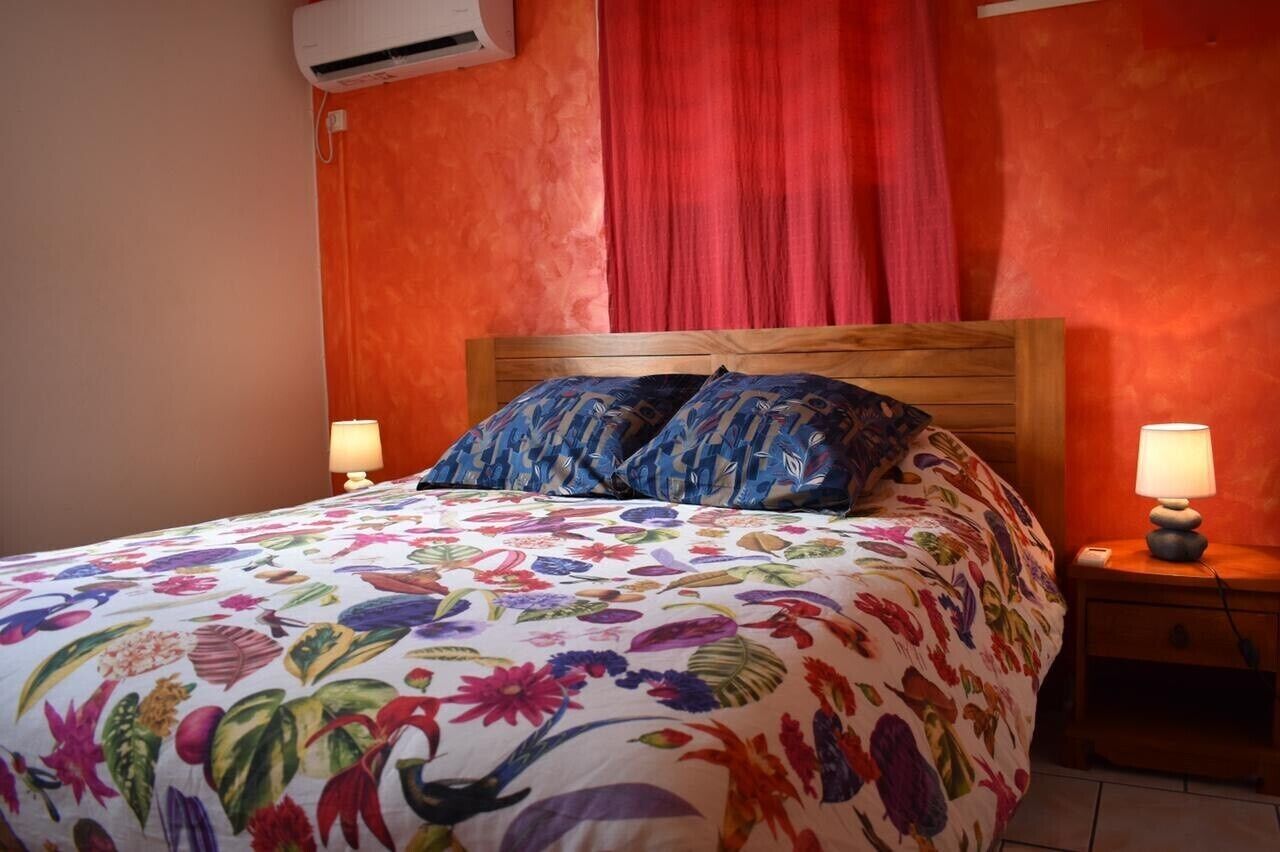 5 dormitorios, tabla de planchar con plancha, wifi gratis y ropa de cama