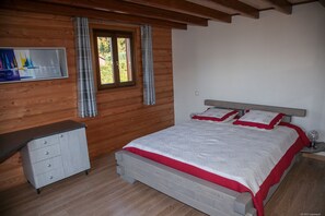 3 quartos, ferros/tábuas de passar roupa, Wi-Fi de cortesia