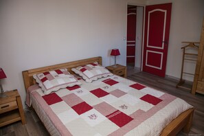 3 bedrooms, iron/ironing board, free WiFi