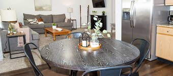  Westfield, 5 min kjøretur til Grand Park, soveplass til 14 + / XBOX