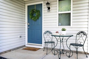 Outdoor dining - Team or Family Stay/Peloton/1.9 mile to Grand Park (Westfield)