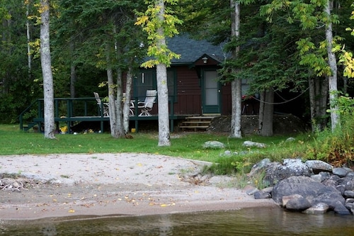 Lake Vermilion Getaway Property Great Location, Space, Beach