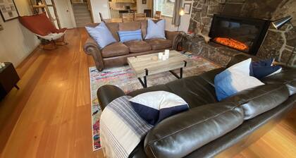 Spacious and Comfortable! Hot tub and everything in Teton Village nearby! ⛷