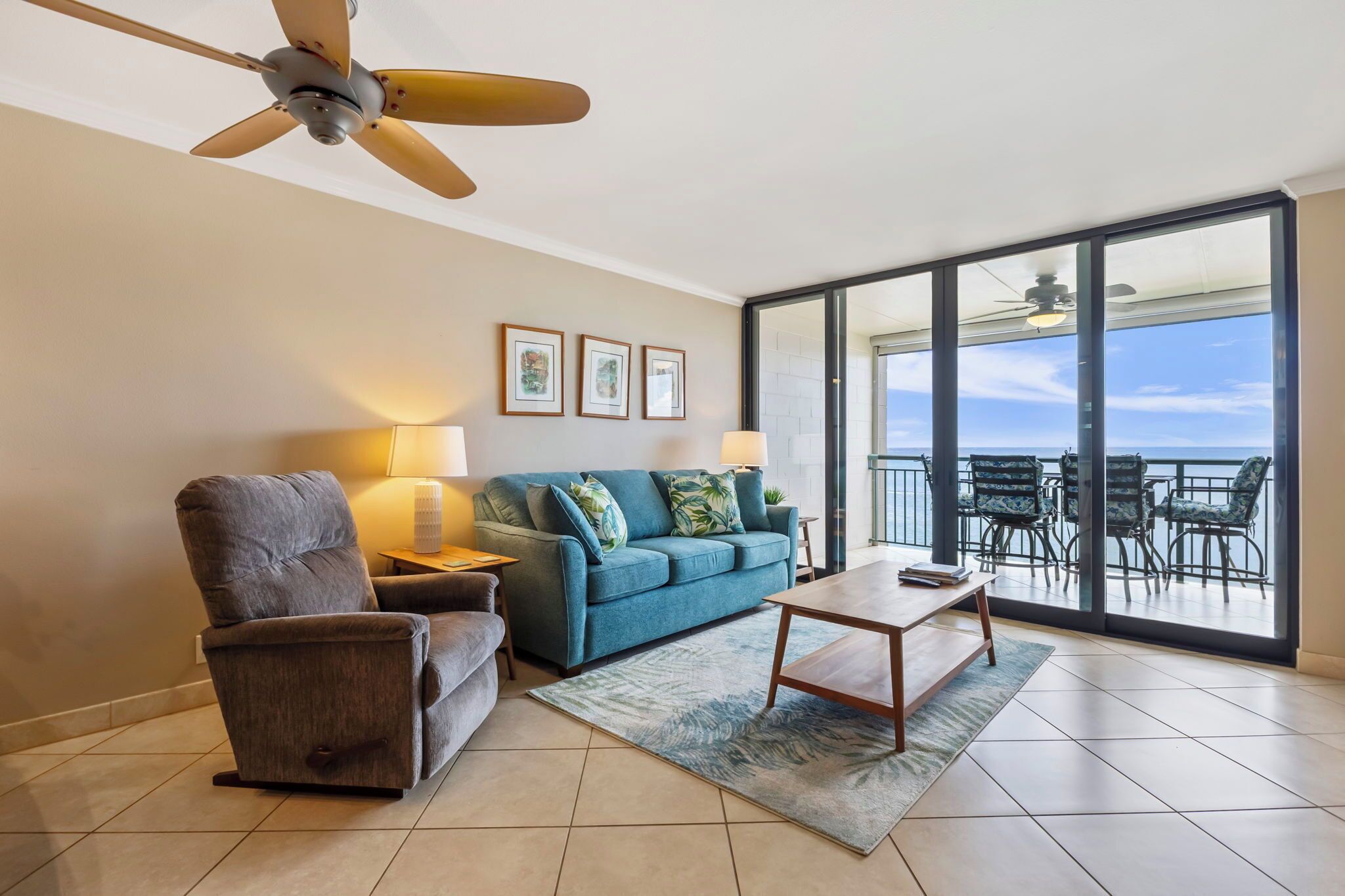 Smart TV, DVD player, books, offices