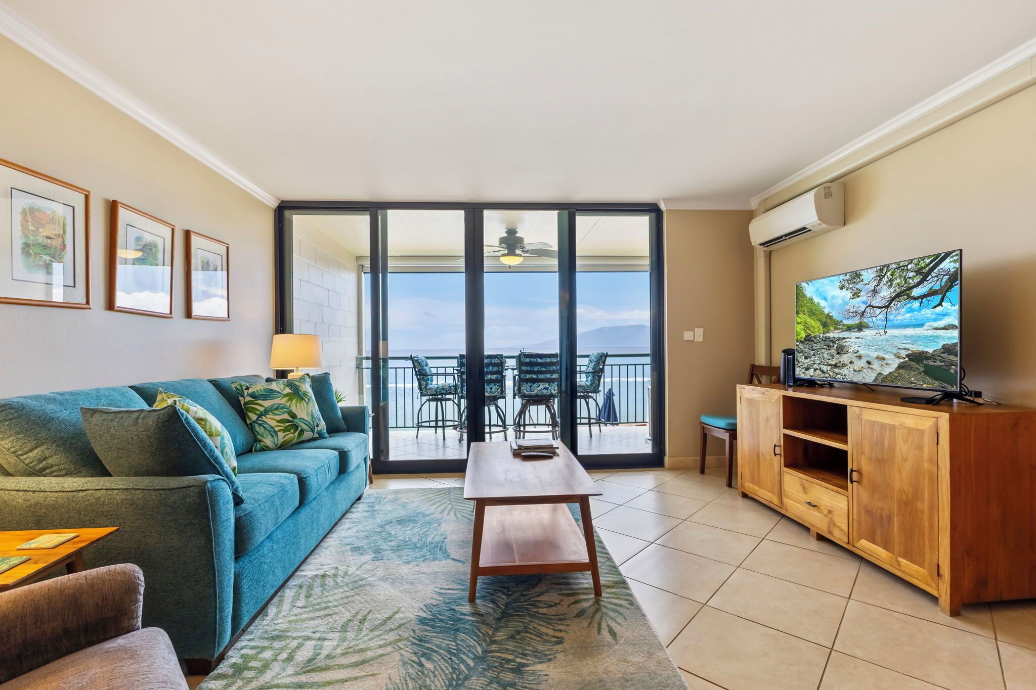 Smart TV, DVD player, books, offices