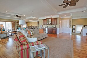 Smart TV, fireplace, table tennis, books - The Ultimate In Beach Living! Ocean View, Steps to Beach,  Sleeps 8. Elevator! (Tybee Island)