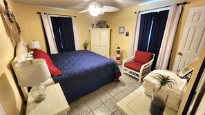 3 habitaciones, tabla de planchar con plancha, wifi y ropa de cama 