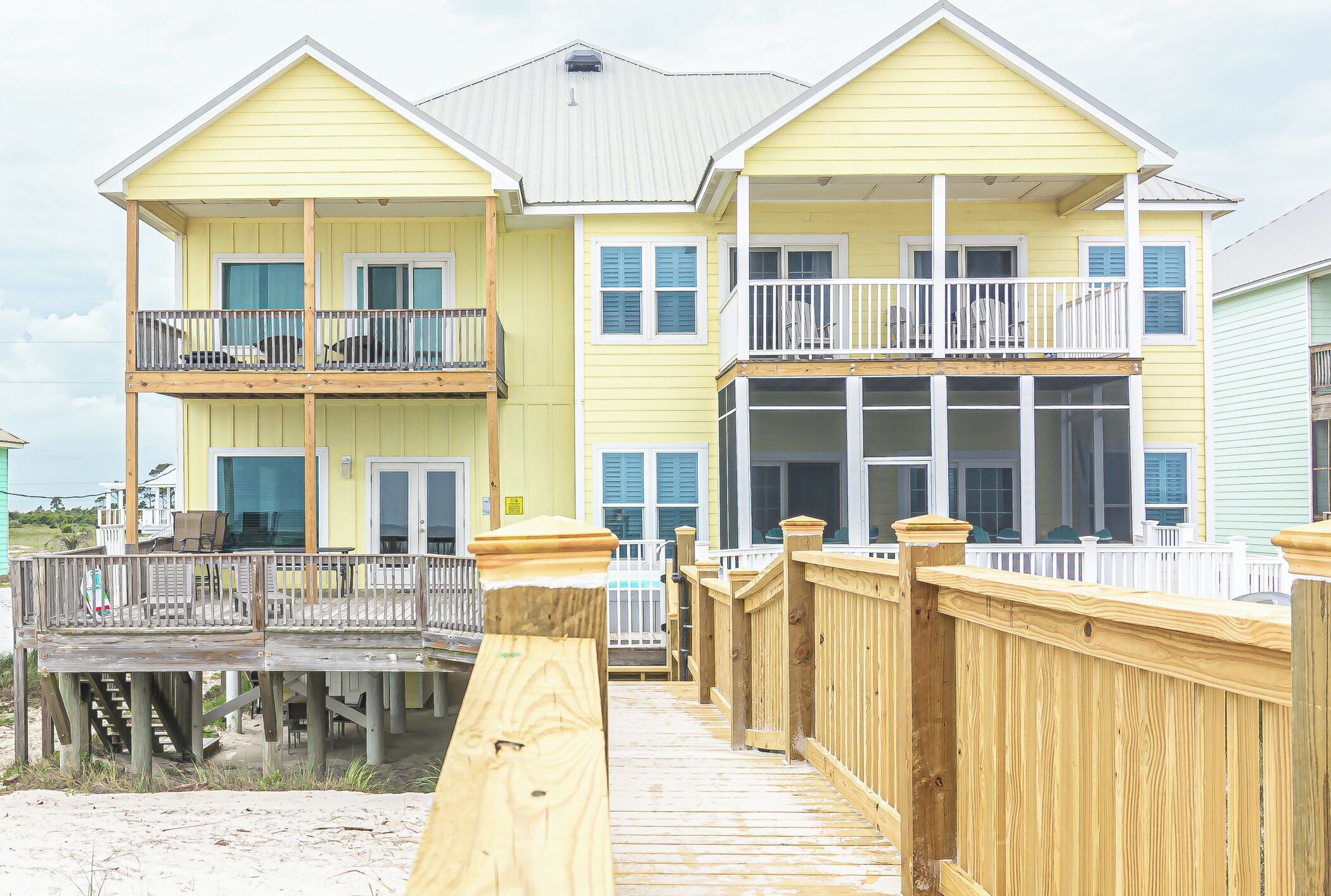 GULF FRONT Pool, 40 yds fr water,  New Bathroom upgrades! Internet 1000MB