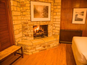 6 bedrooms, desk, iron/ironing board, free WiFi - Cypress Point: Golf, Ocean Sunset View, 6 Bedrooms, 4 Bath (Del Monte Forest)