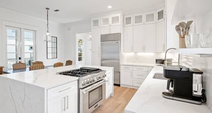 Rosemary Beach House:Newly Renovated 4 bed, 3.5 bath, pets allowed, big backyard