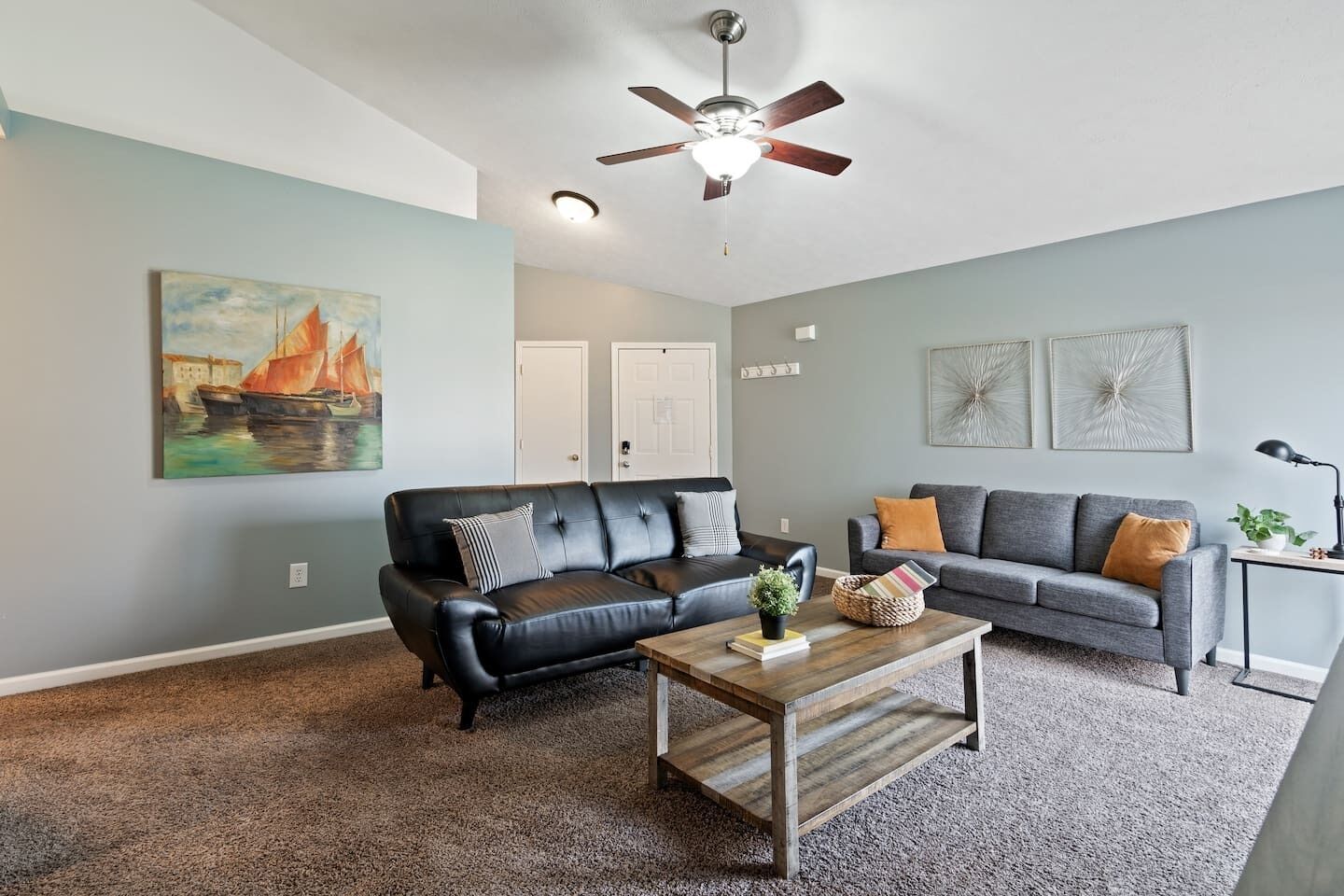 Family or Team Stay/5 Min. to Grand Park/Gas Grill