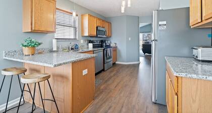 Family or Team Stay/5 Min. to Grand Park/Gas Grill