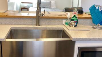 Strykejern/-brett, wi-fi (inkludert) og sengetøy