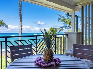 Outdoor dining - REDUCED Dec-Mar! Villa 317, KING bed, Penthouse Lvl Ocean View Turtle Bay (Kahuku)