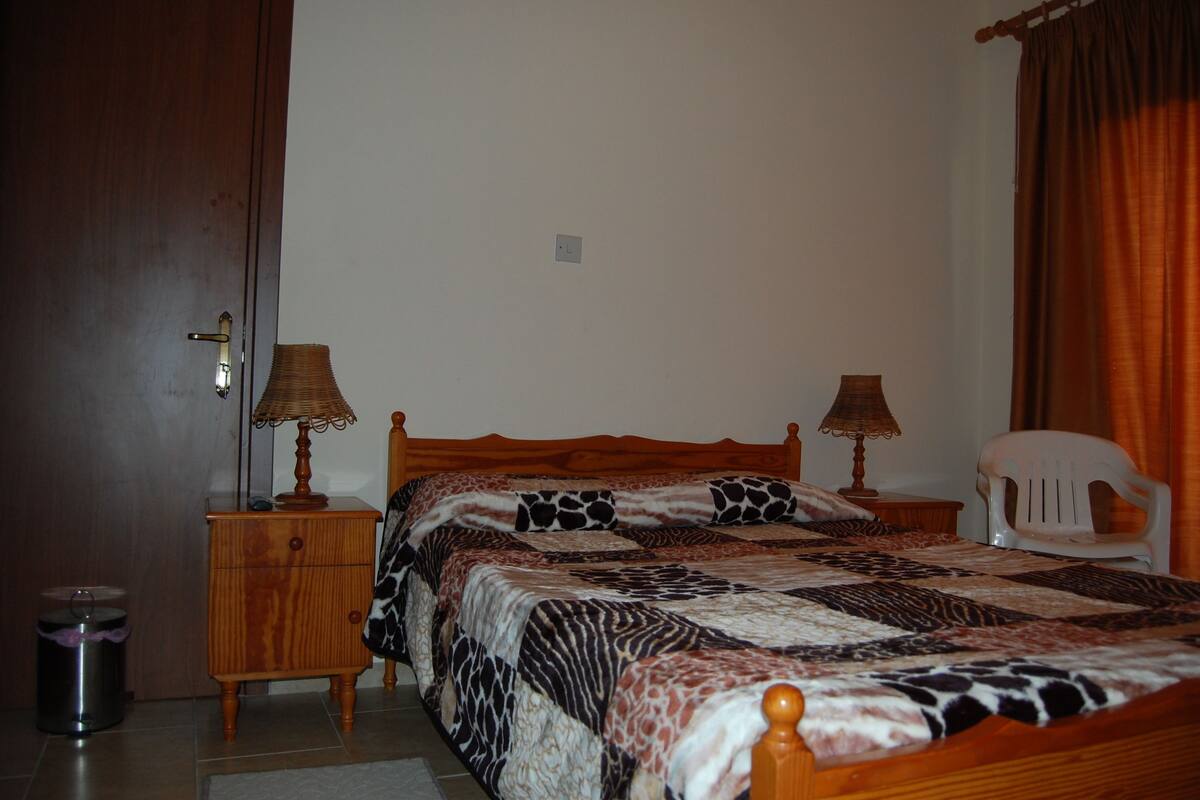 Doppel- oder Zweibettzimmer, Stadtblick