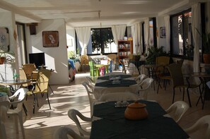 Lobby sitting area - Nicos & Olympia Apartments (Polis)