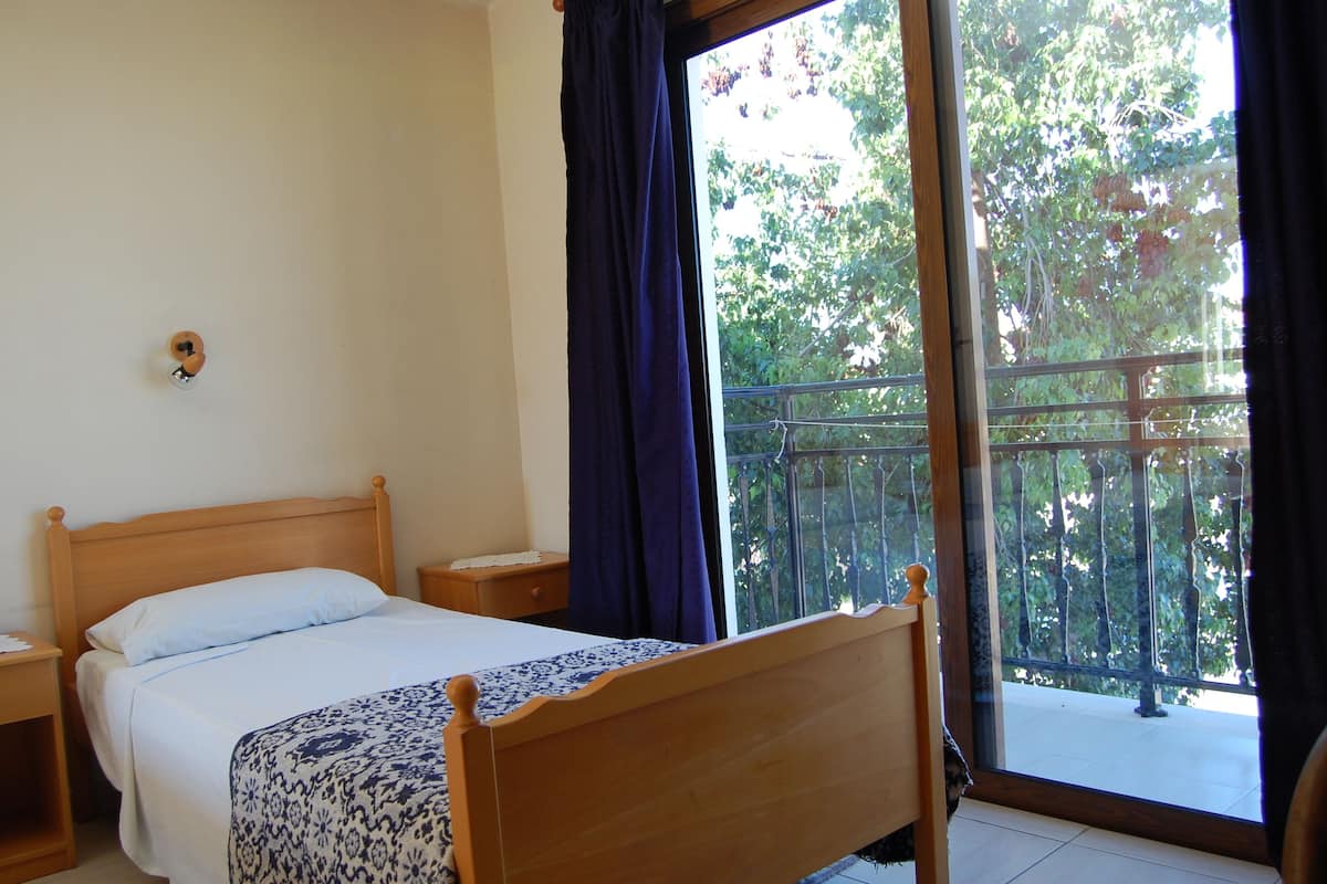 Studio, City View | In-room safe, iron/ironing board, free WiFi
