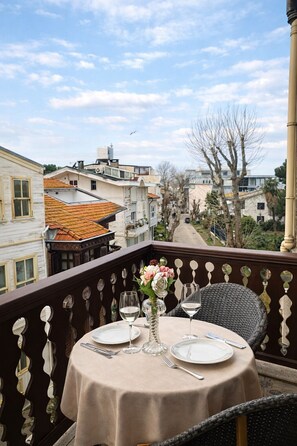 Balcony - Yalı Hotel (Adalar)