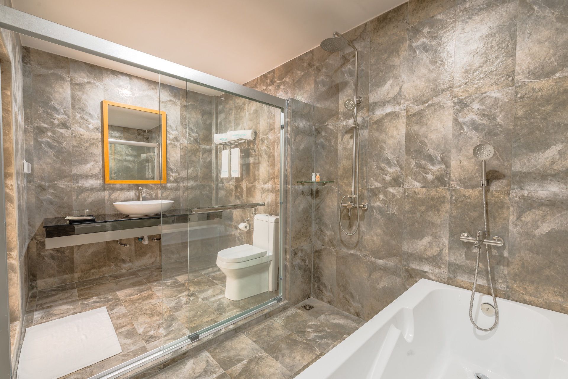 Foto - Sunrise by white sand dhigurah