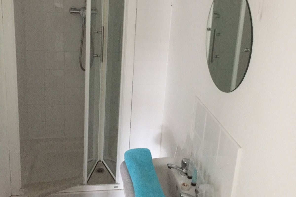Twin Room, Ensuite | Bathroom