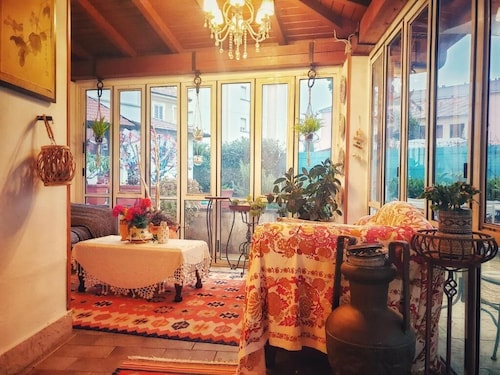 Villa Marisa bed breakfast and books